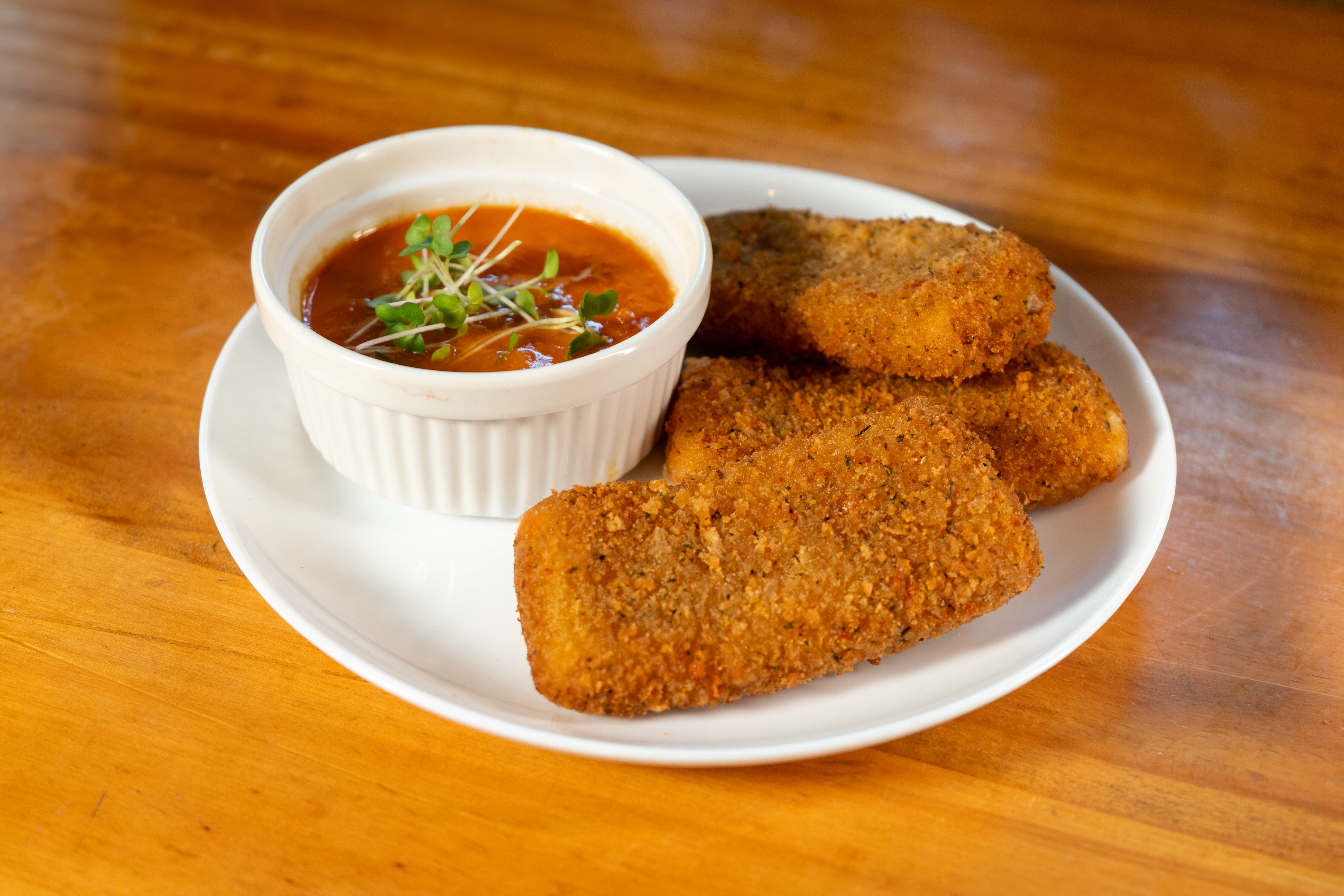 Sticks de mozarella con salsa Pomodoro