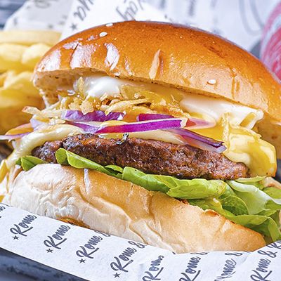 Colombiana + Papas  y Bebidas