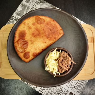 Empanada Mechada Con Queso