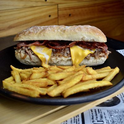 Sándwichs Bacon Cheddar Mechada