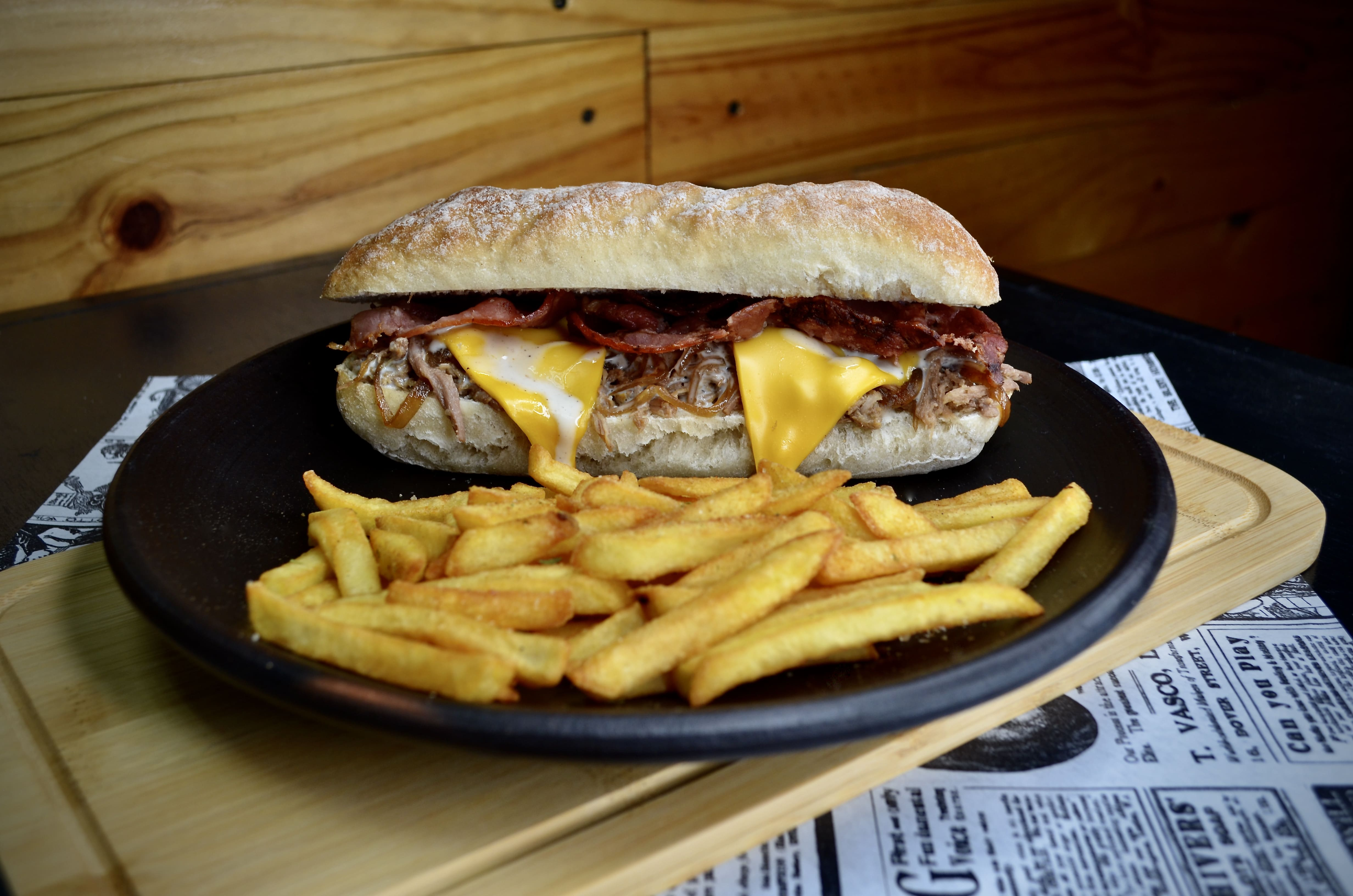 Sándwichs Bacon Cheddar Mechada