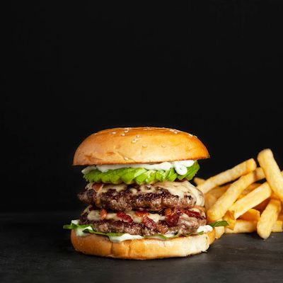 Doble Avocado Burger + Papas