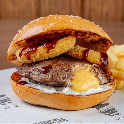 Juicy Lucy Burger + Papas