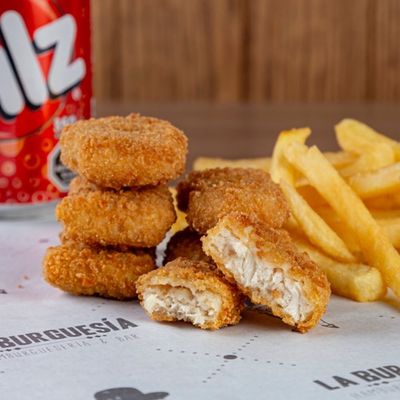 Nuggets + Papitas y Bebida