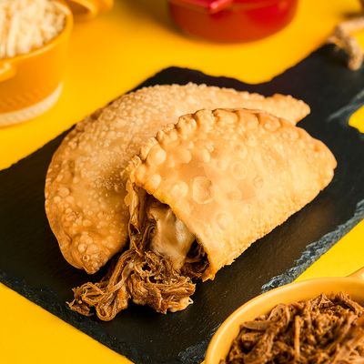 Empanada mechada queso