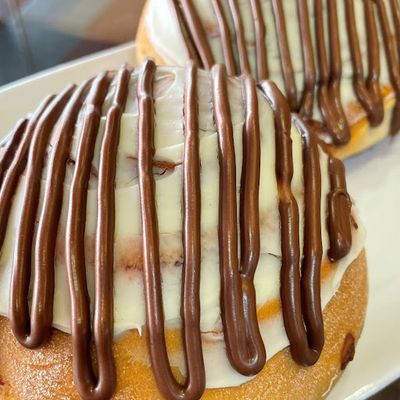 Rollo de canela  queso crema nutella