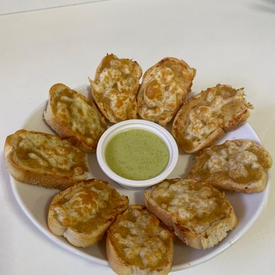 Pancitos con ajo confitado y queso mozzarella 