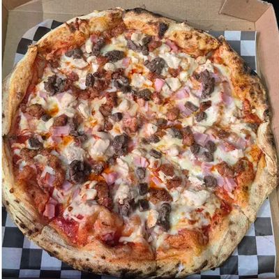 Pizza del Día Carnes Bravas