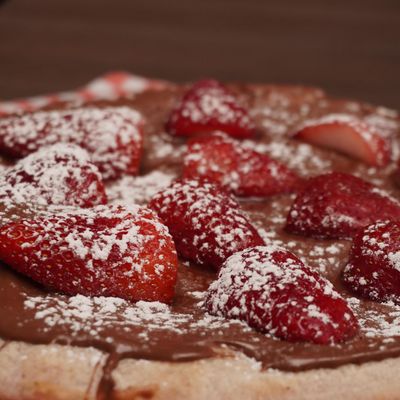 PIZZA NUTELLA  E  FRAGOLE