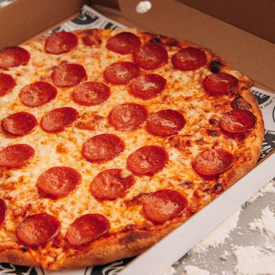 Mía Extra Pepperoni Grande