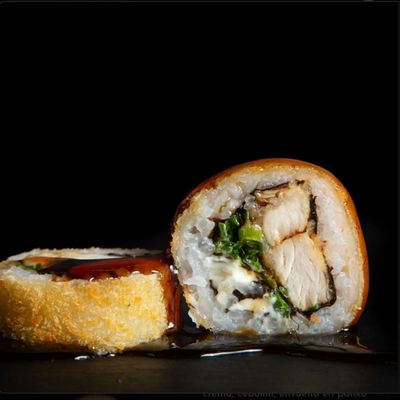 605. Pollo Furai, Palta, Queso Crema, Ciboulette 