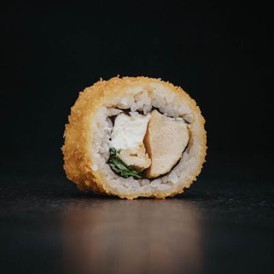 36. Pollo Teriyaki, Palta, Queso Crema, Cebollin