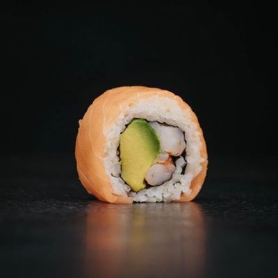 45.- Camarón, Palta, Almendras, Queso Crema