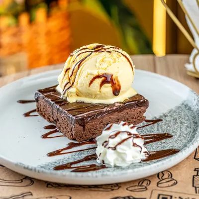Brownie con Helado