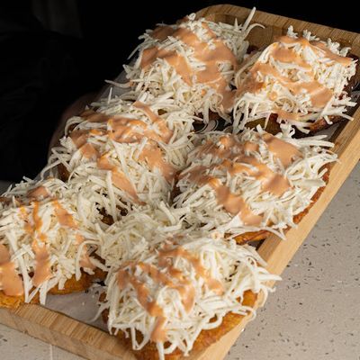 Tostones con queso