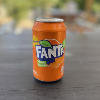 Fanta lata 350 ml.
