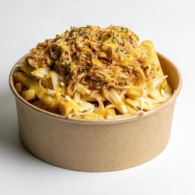 Papas fritas con Pollo Mechado