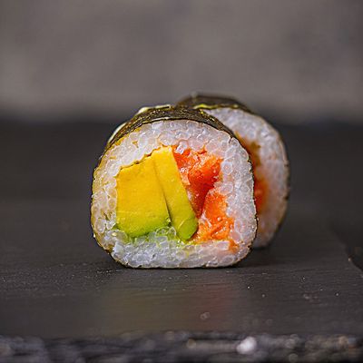 82. sake maki