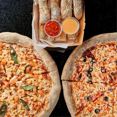  2 Pizzas + Acompañamiento