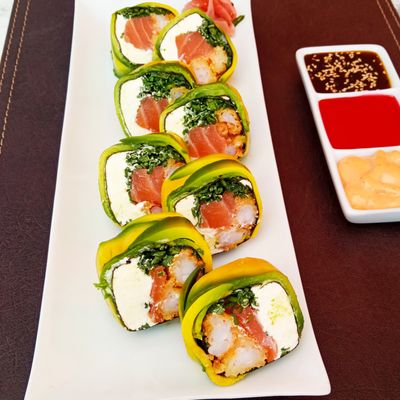 [75] Ura Maki Avocado 