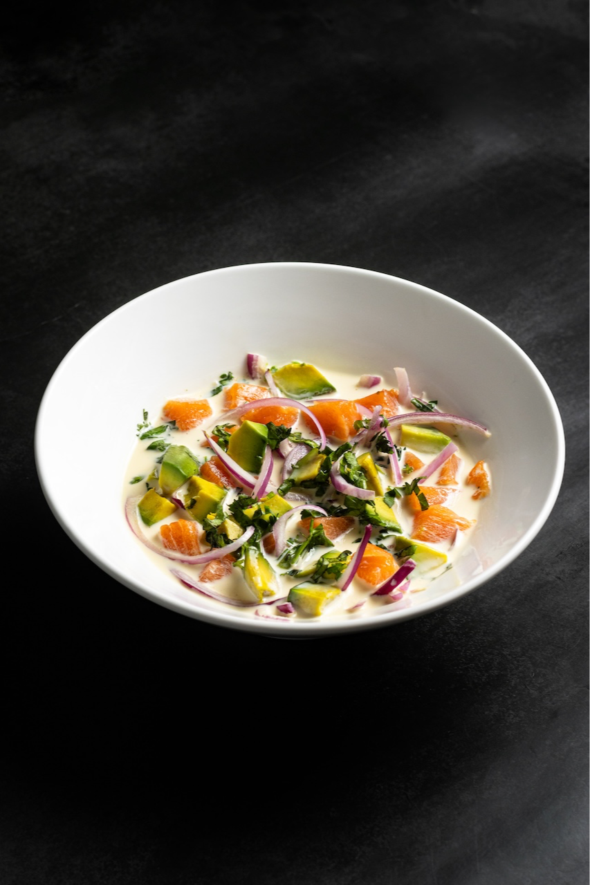 Ceviche de salmón al estilo peruano