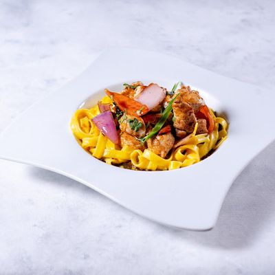 Fettuccine huancaína c/pollo