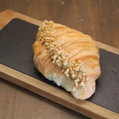 Croissant Manjar Nuez