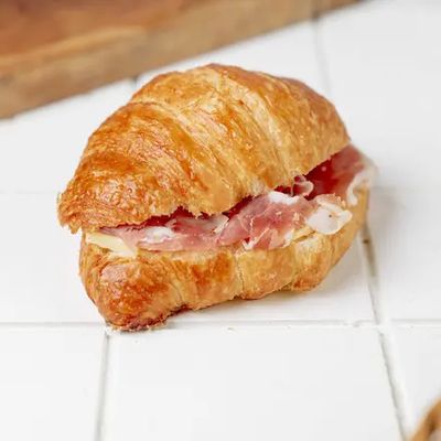 Croissant Queso Prosciutto