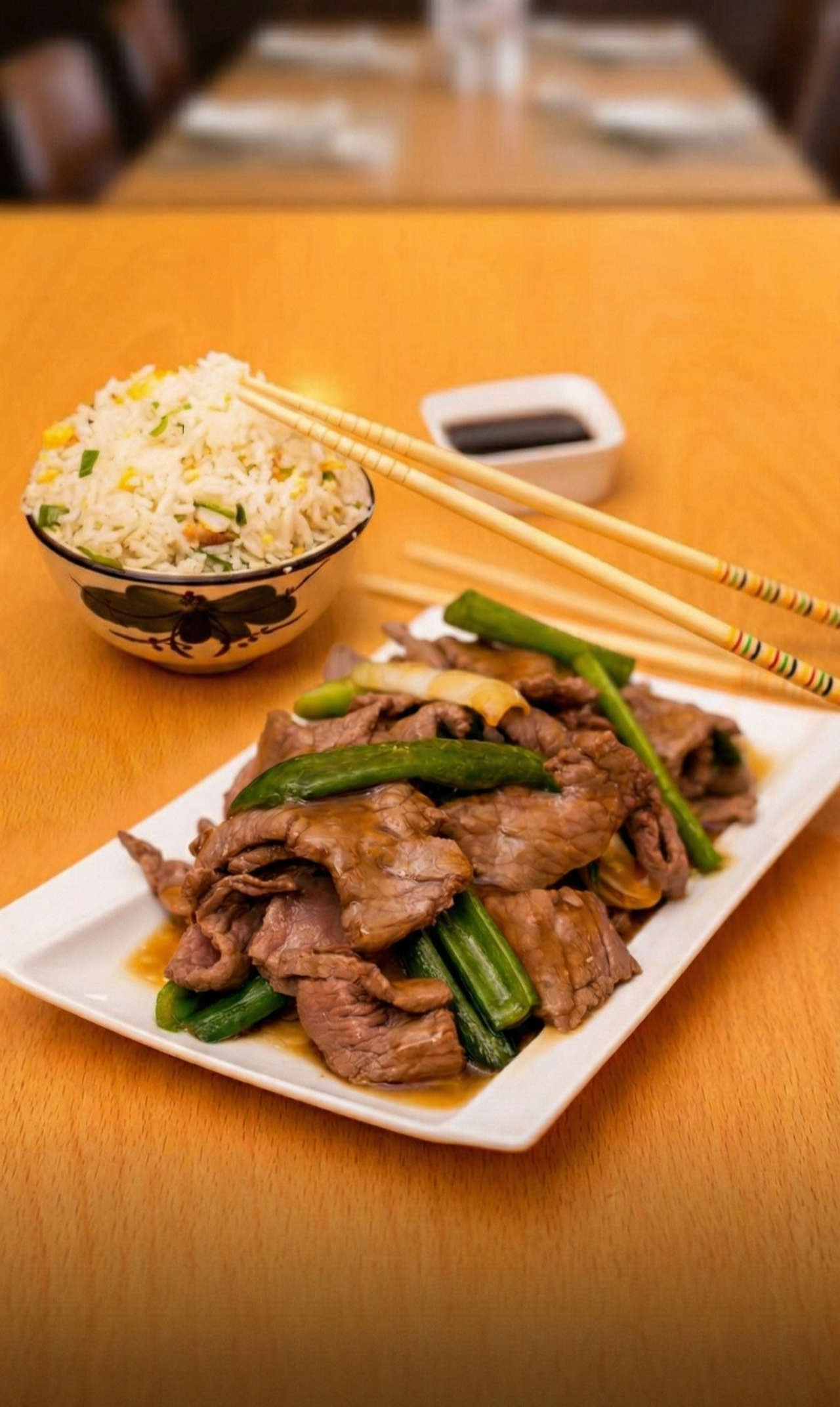Carne Mongoliana con Arroz Chaufán