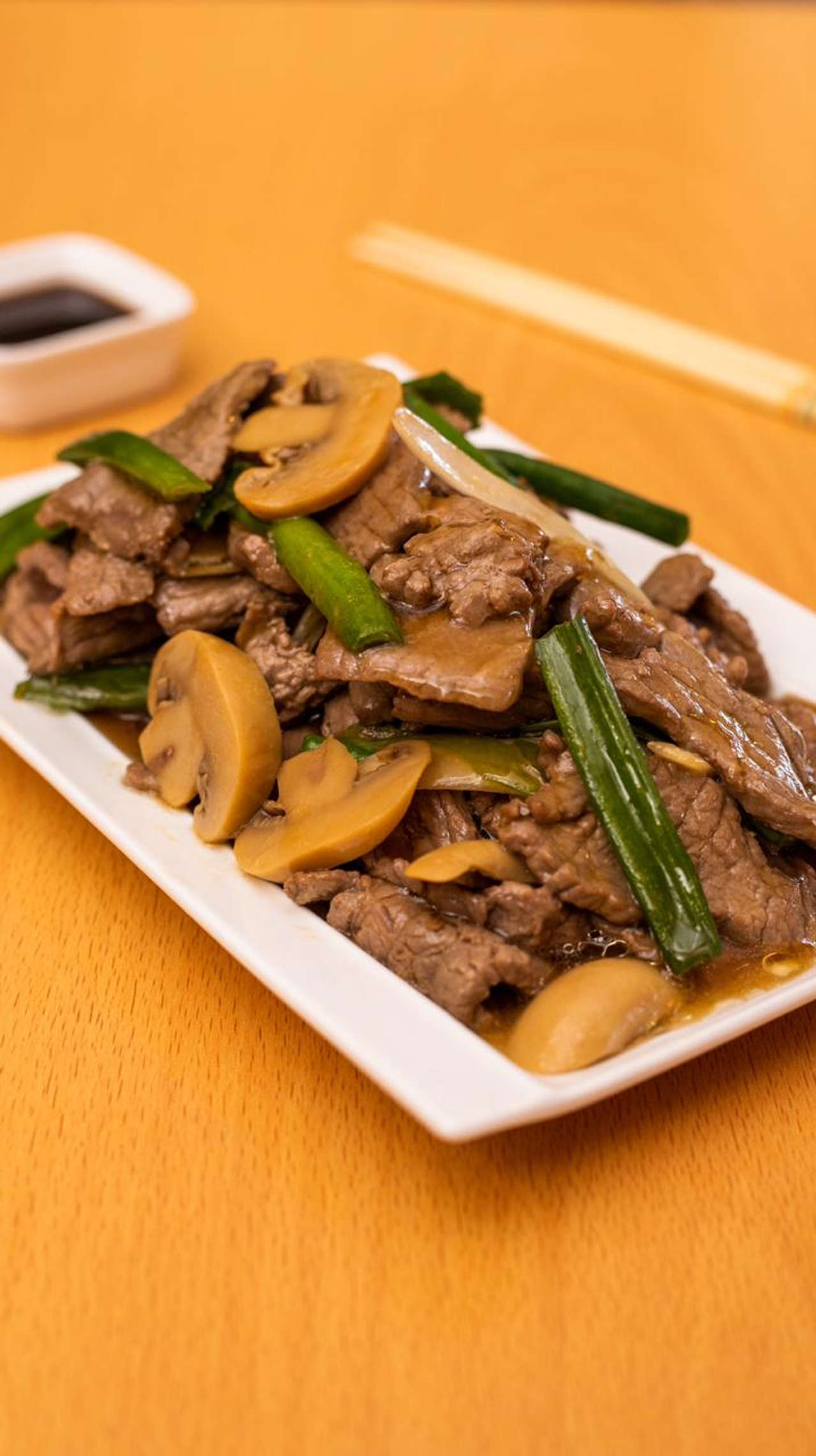 CARNE CON CHAMPIÑON