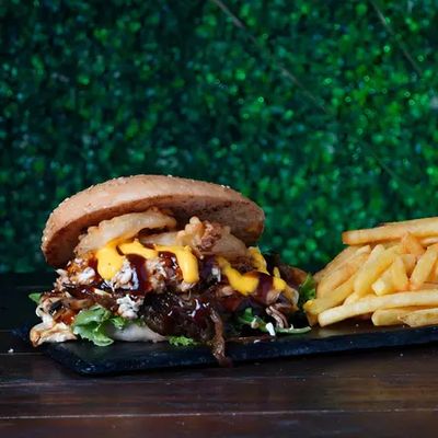 Brutal Cheese Onion + Papas Fritas Sin Gluten