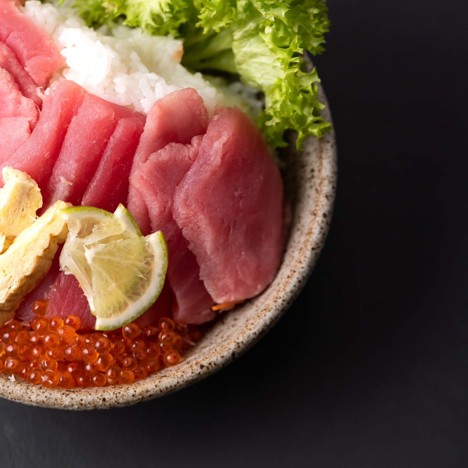 Chirashi de Atún Ikura