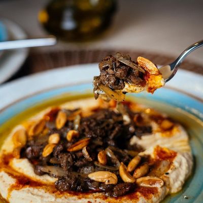 Hummus con carne