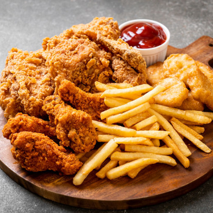 Alitas x 5 + Papas Fritas + 2 Salsas