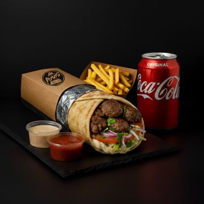 Combo 2: Shawarma kafta + agregado + bebestible + 2 salsas