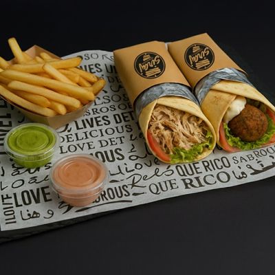 Promo 1:  2 Shawarma pollo o falafel a elección + papas fritas L  + 2 salsas