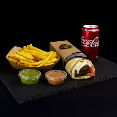 Combo 2: Shawarma + agregado + bebestible + 2 salsas