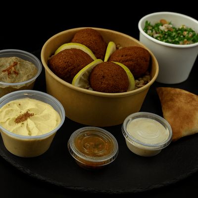 Plato Siraj Vegano + 2 pitas + 2 salsas