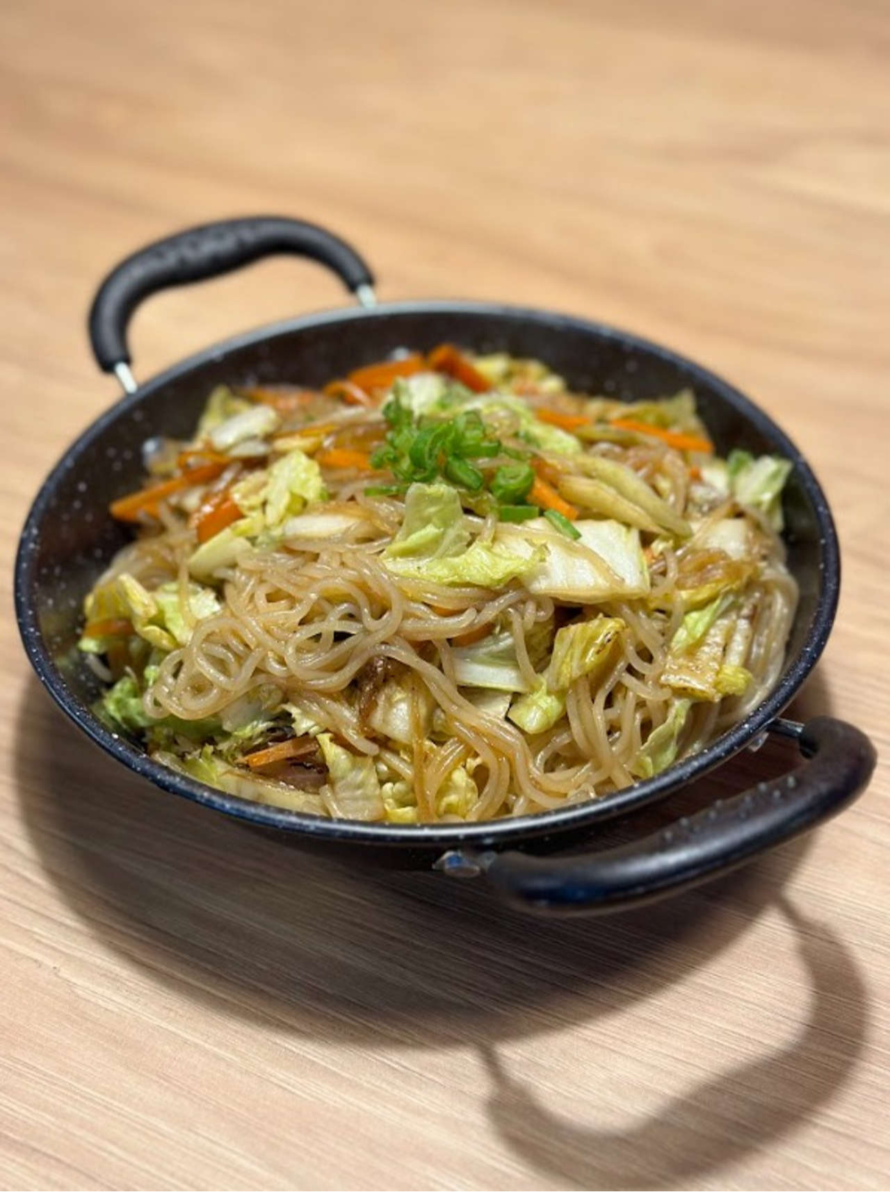 Japchae con pollo 잡채닭고기와 함께