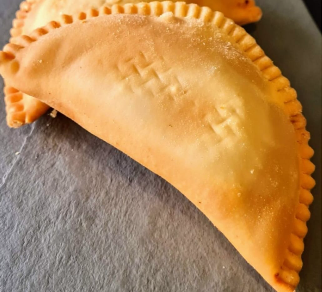 EMPANADA FRITA QUESO CAMARON