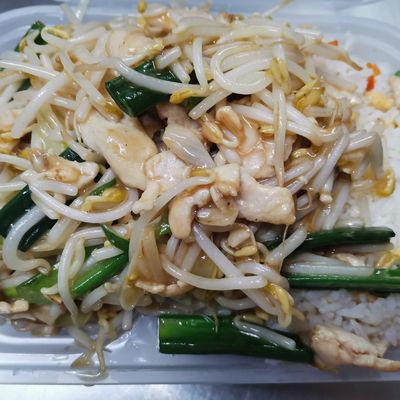 Colación-Diente de Dragón con Pollo con acompañamientos