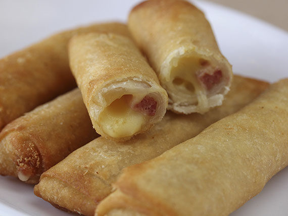 Arrollado de Jamón y Queso