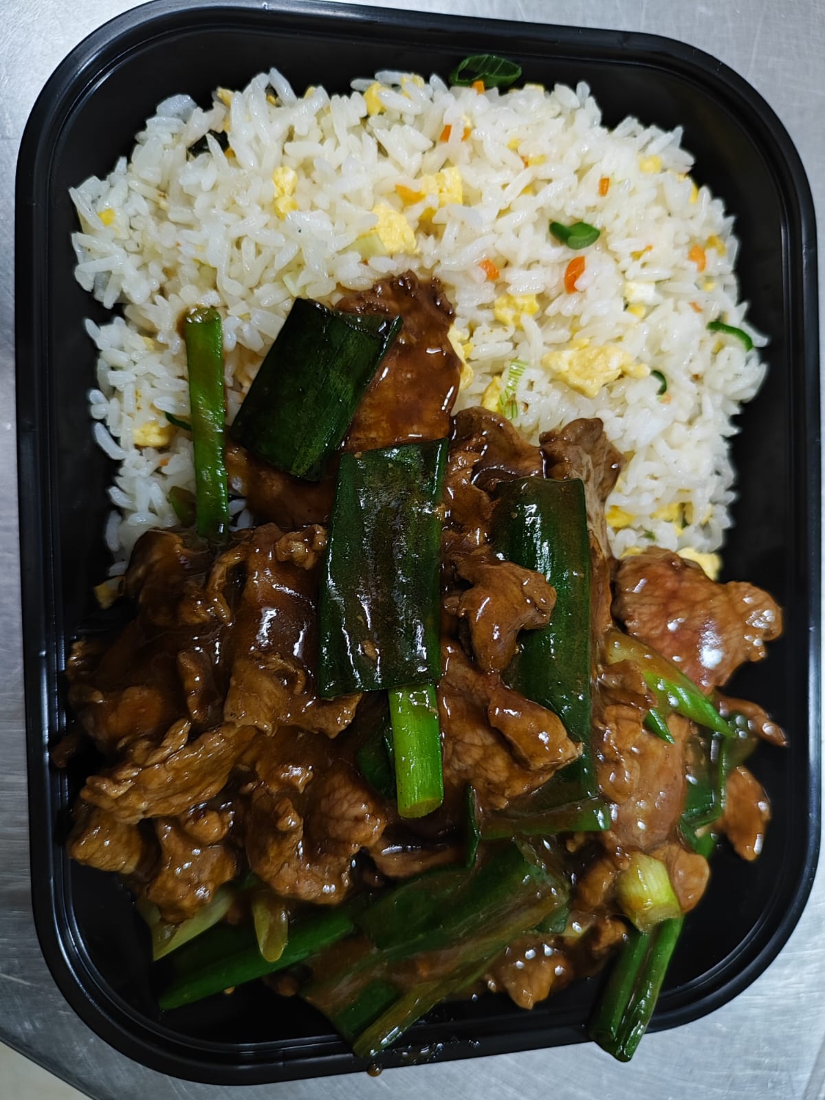 Colación-Carne Mongoliana con acompañamientos