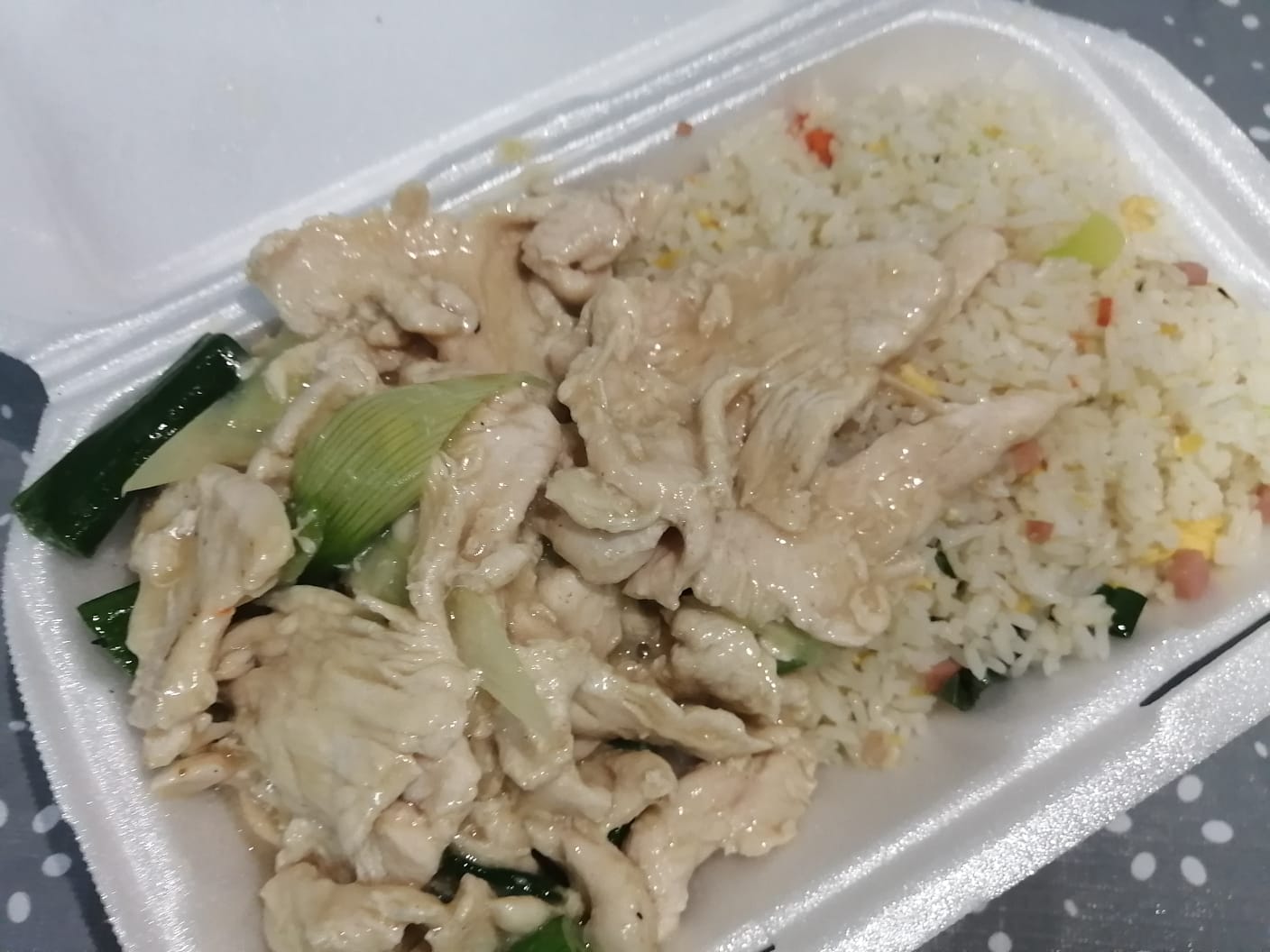 Colación-Pollo Mongoliano con acompañamiento