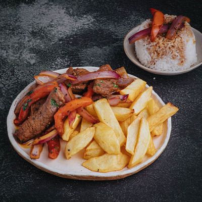 Lomo saltado