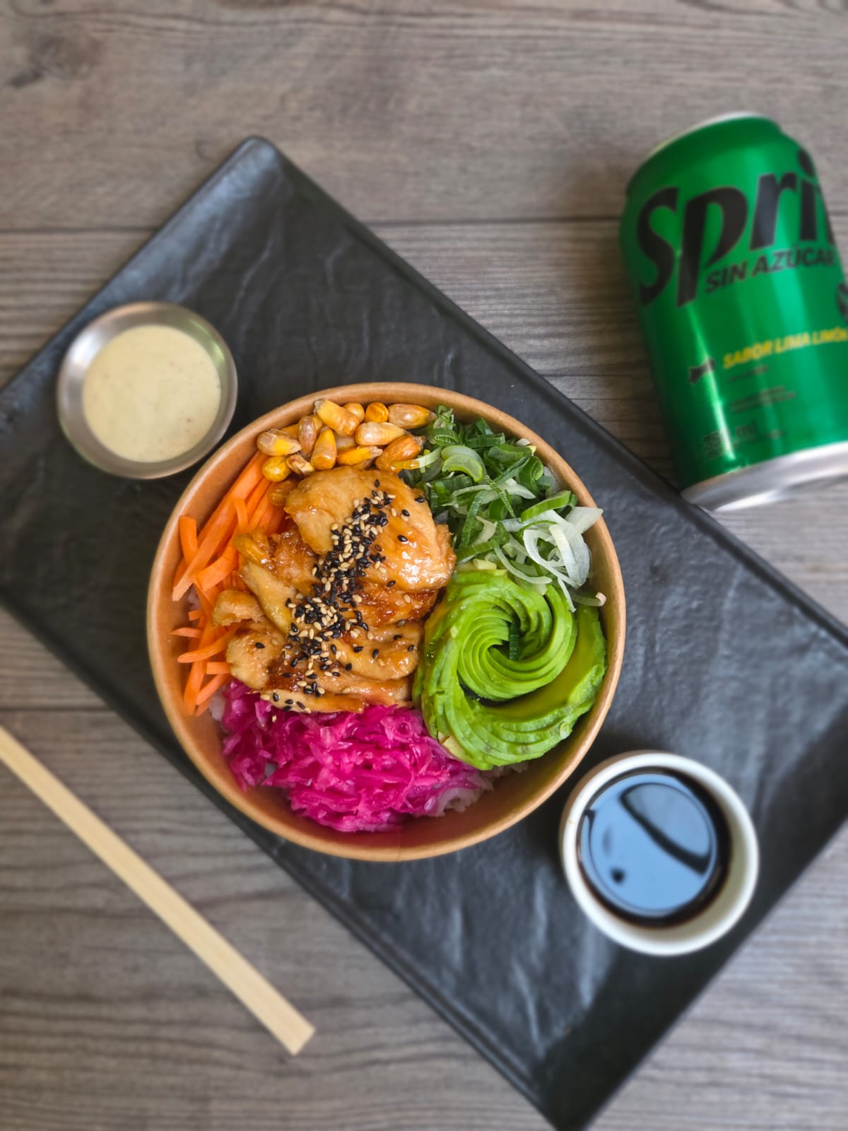 Poke Pollo Terkiyaki + lata