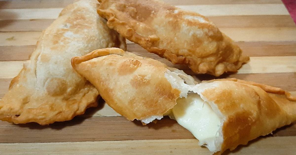 Empanadas Fritas de pollo salteado (Premium) x 5