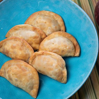 EMPANADITAS CAMARON QUESO