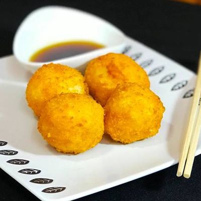 Onigiri camarón queso crema (5 unid)