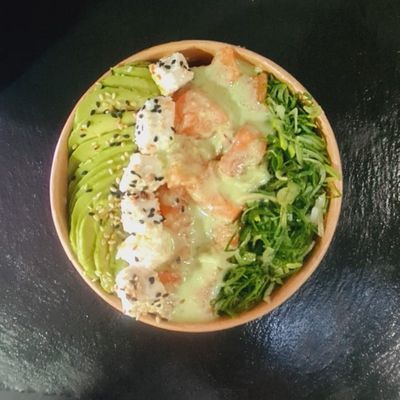 Sushi bowl sake nikkei